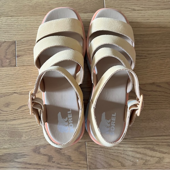 Sorel platform sandal, size 9.5 - Picture 2 of 7